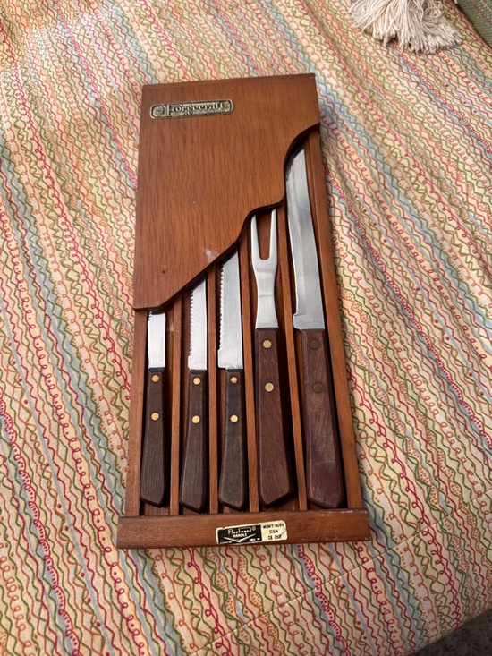 Forgecraft Other - Vintage Forgecraft by Washington Forge 5-piece knife set wooden hanging storage